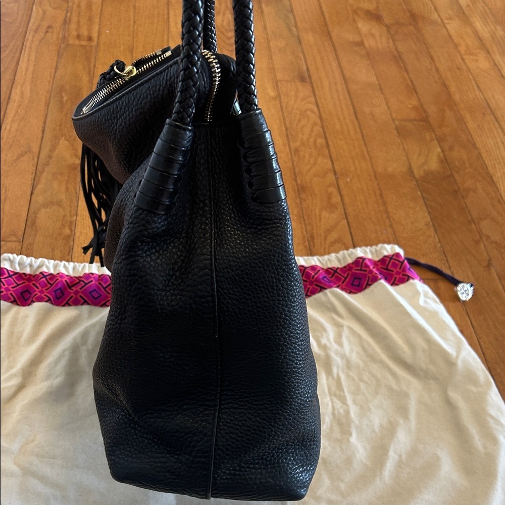 TORY BURCH TAYLOR Black Pebbled Leather Hobo Bag - Picture 8 of 14